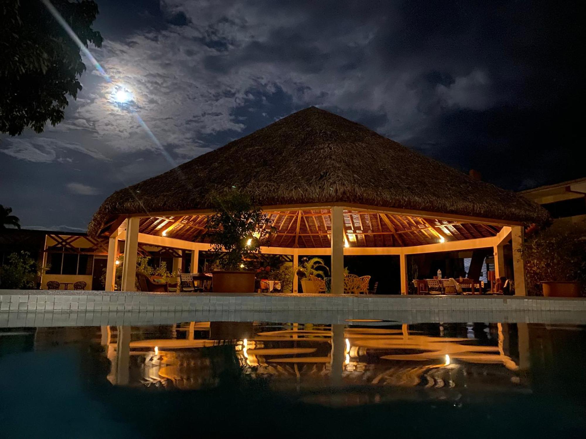 Hotel Santo Luganville Exterior foto